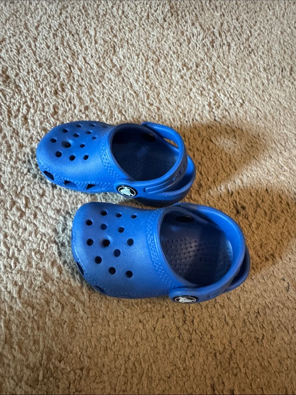 CROCS Kids Classic Clog in Royal Blue size 4